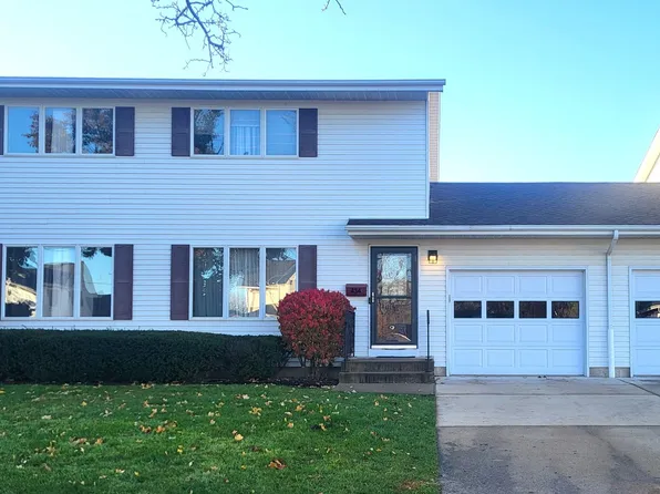 434 E Exchange St #2, Sycamore, IL 60178