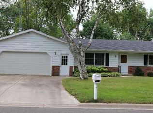 220 Woodland Ct, Lake Mills, WI 53551