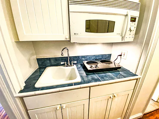 Rented by Compass | media 17