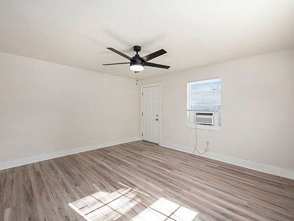 Living area/Bedroom