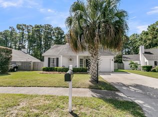 1974 Armory Dr, Mount Pleasant, SC 29466