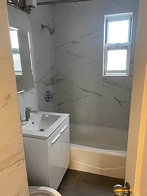 Rented by Voro Purple LLC | media 12