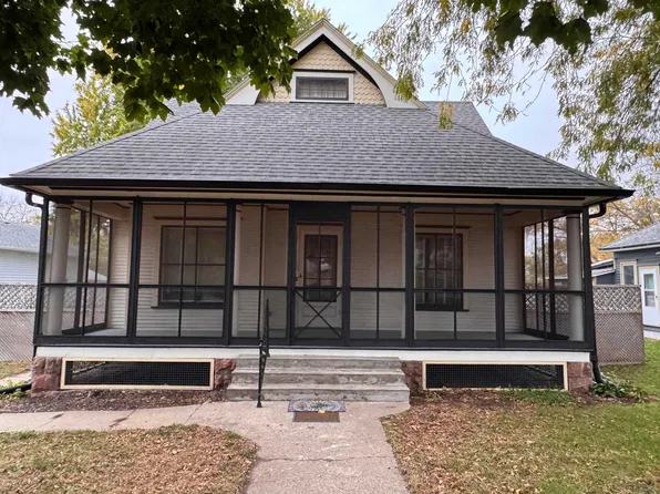 1025 Avenue K, Hawarden, IA 51023