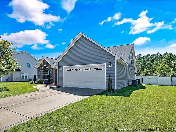 3rd image of 488 Collinwood Dr