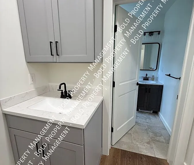 135 N Sheridan Rd — Photo 17