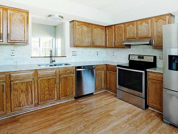 3rd image of 5981 McIntyre Dr