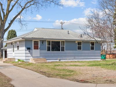 6527 Unity Ave N, Brooklyn Center, MN, 55429