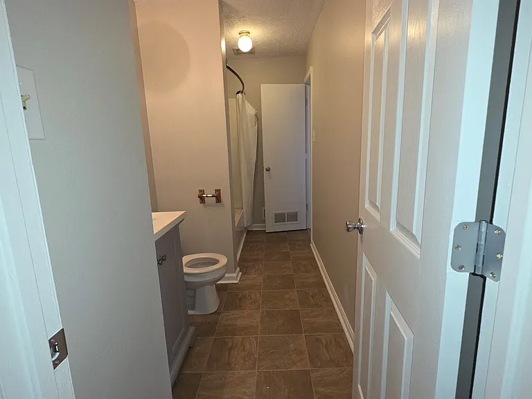 1016 Legislative Ln — Photo 4
