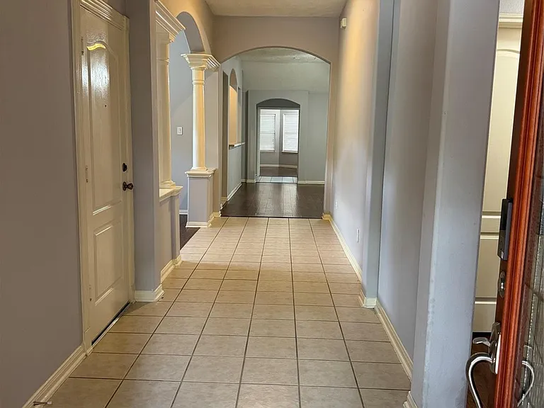 2711 Kimbleton Ct — Photo 4