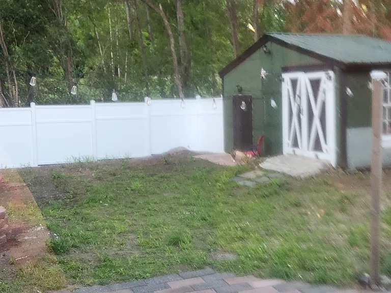 410 Pinewood Dr — Photo 2