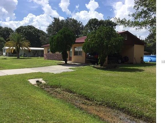 3rd image of 1524 SE Peach Dr