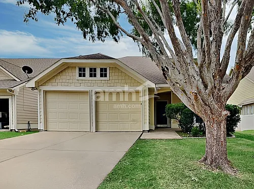 210 Hilltop Dr Photo 1