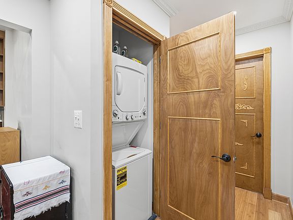 5th image of 423 E 4th St Floor 1