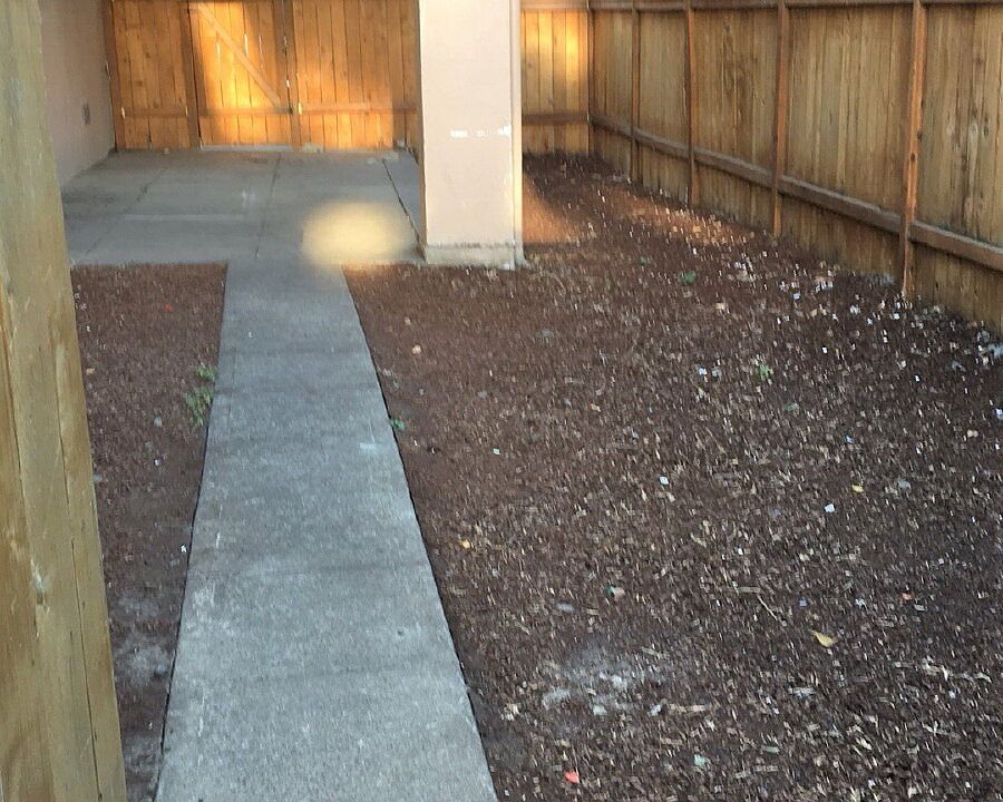 2nd image of 1021 Mill St APT 1