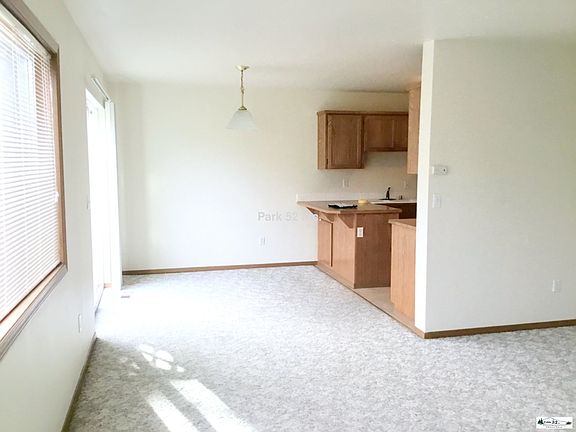 4th image of 9615 Park Ave S