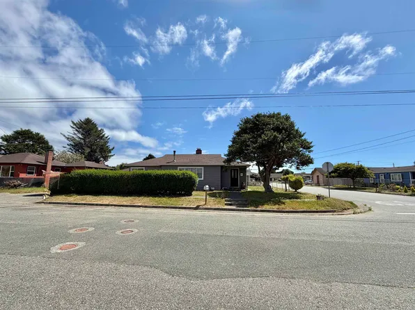 695 Macken Ave, Crescent City, CA 95531