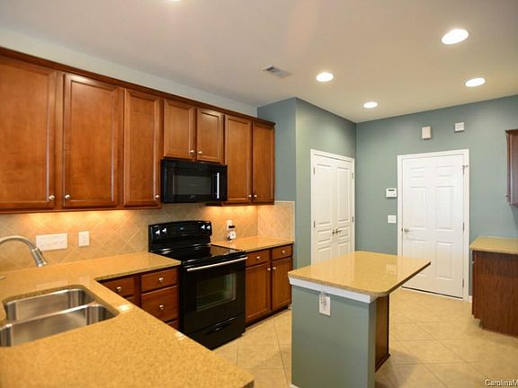 2nd image of 113 Misty Knoll Ln #164