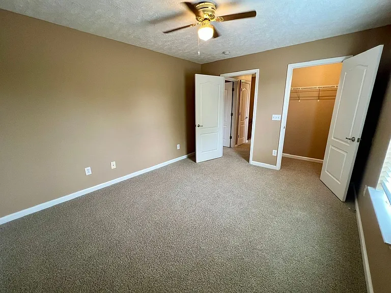 453 Drexel Ct — Photo 16