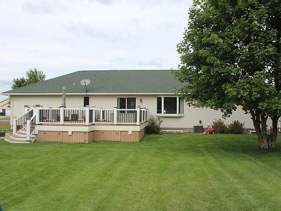 5th image of 705 Eagle Dr SW