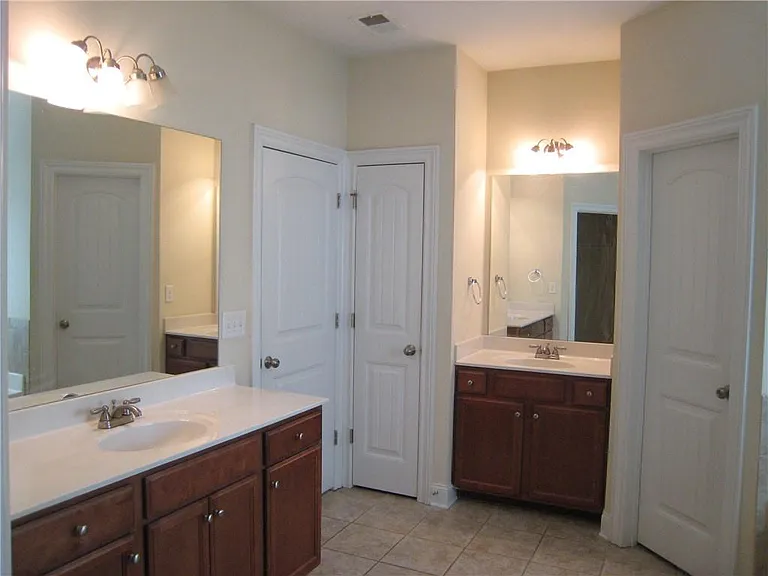 2860 Evan Manor Ln — Photo 11