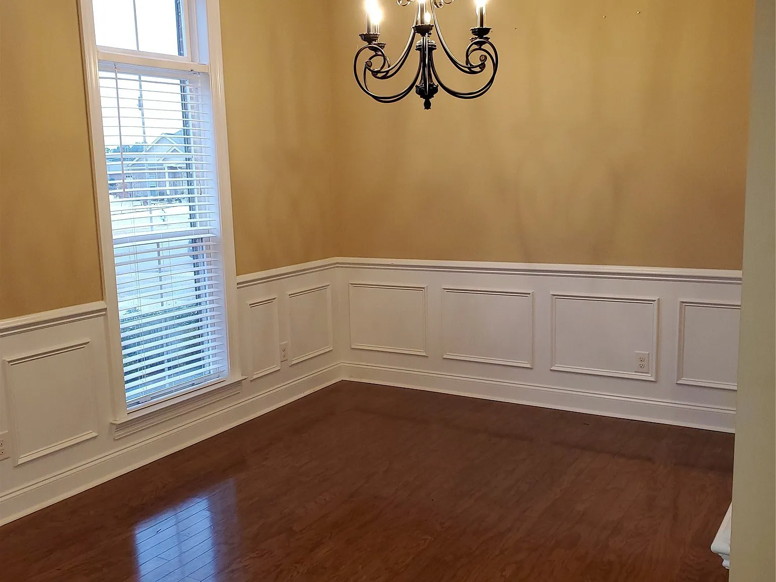 4 bed, 2.0 bath, 1796 sqft, $2,000 — Photo 3