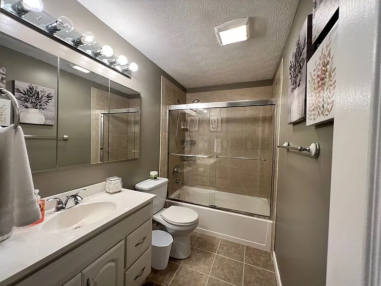 1349 Jennings Ct — Photo 7