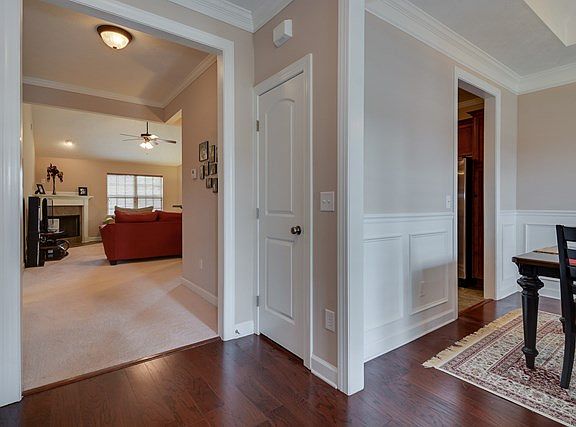 5th image of 851 Wickham Dr