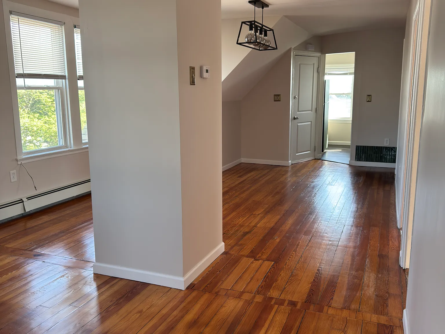 3 bed, 1000 sqft, $2,400 — Photo 4