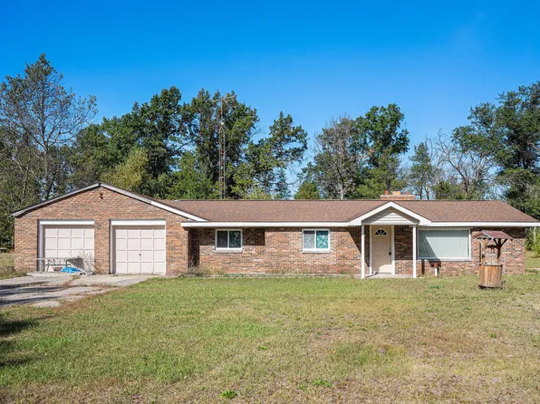 521 Ann St, Harrison, MI 48625