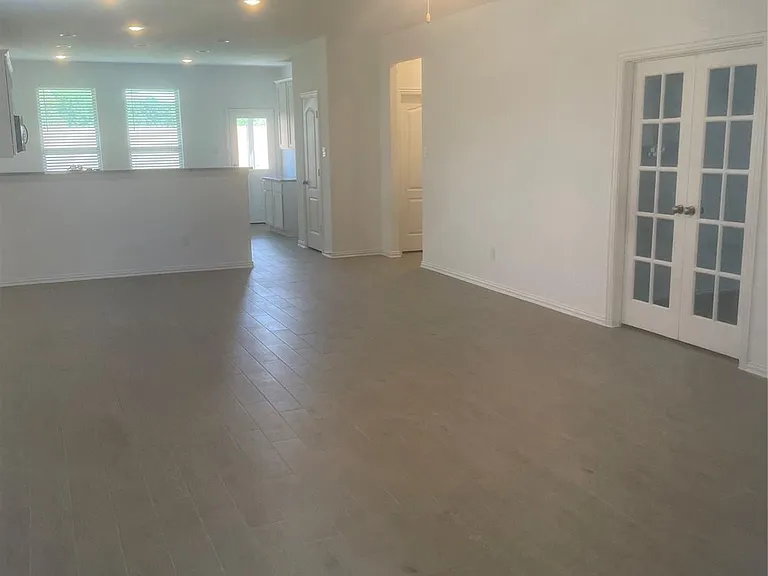 8111 Royal Palm Ct — Photo 11