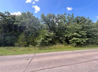 5986 Plantation Dr, Hillsboro, MO 63050