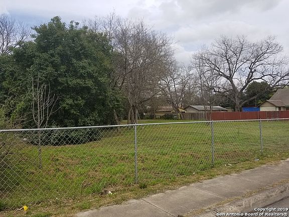 4th image of 127 Grapeland Ave