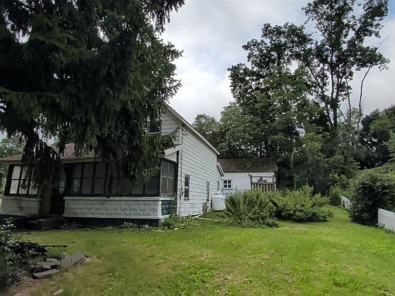 2nd image of 51 Martins Hill Rd