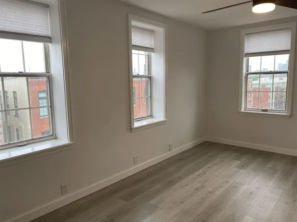 1024 Clinton Street image 7 of 17