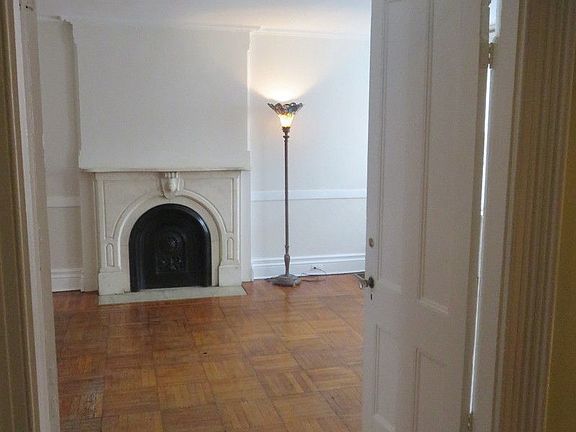 5th image of 457 Washington Ave #1