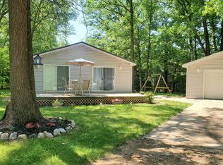 8113 Chippewa Ct, Howard City, MI 49329