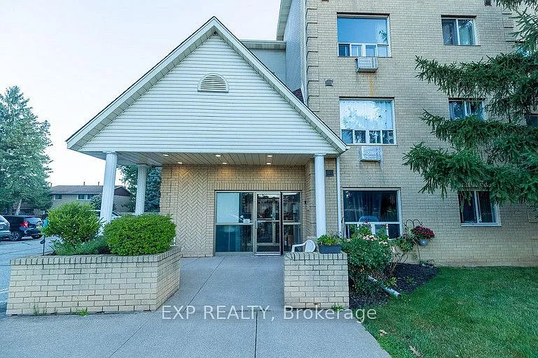 2 bed, $2,099 — Photo 1