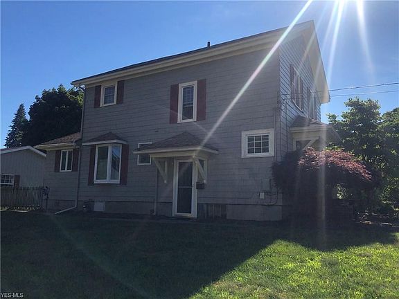 3rd image of 418 Eastwood St