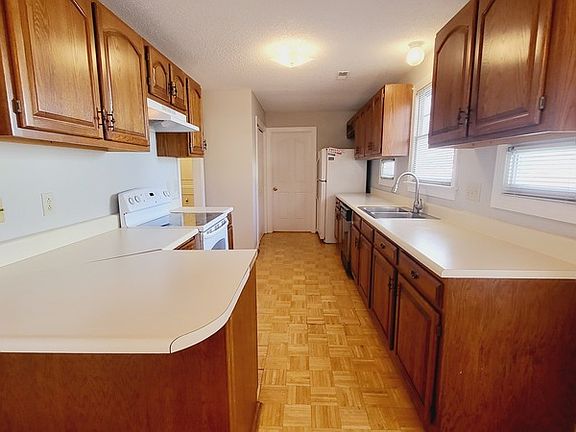 5th image of 605 Mary Alexander Pl