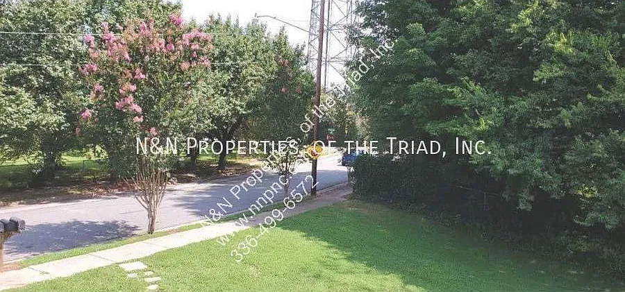 1 Bed/1 Bath First Floor Unit- Downtown, Walk to Truist Stadium — Photo 2