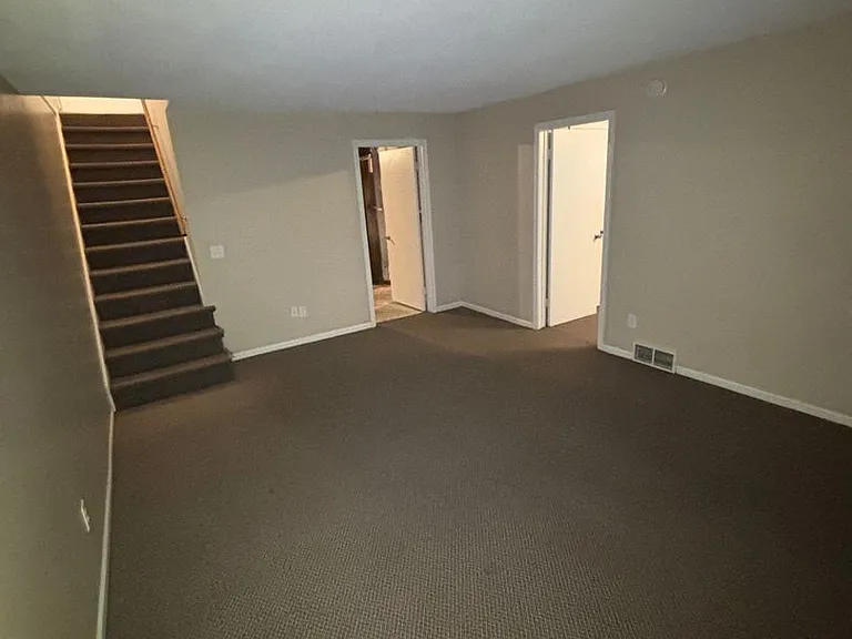 5790 & 5792 Madison Ave SE — Photo 8