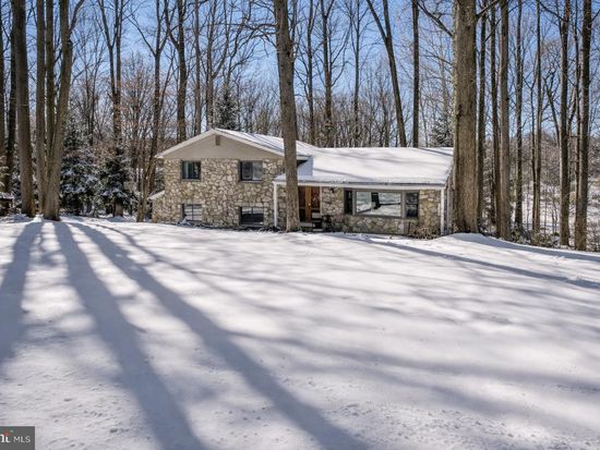 3660 Buttonwood Dr, Doylestown, PA 18902