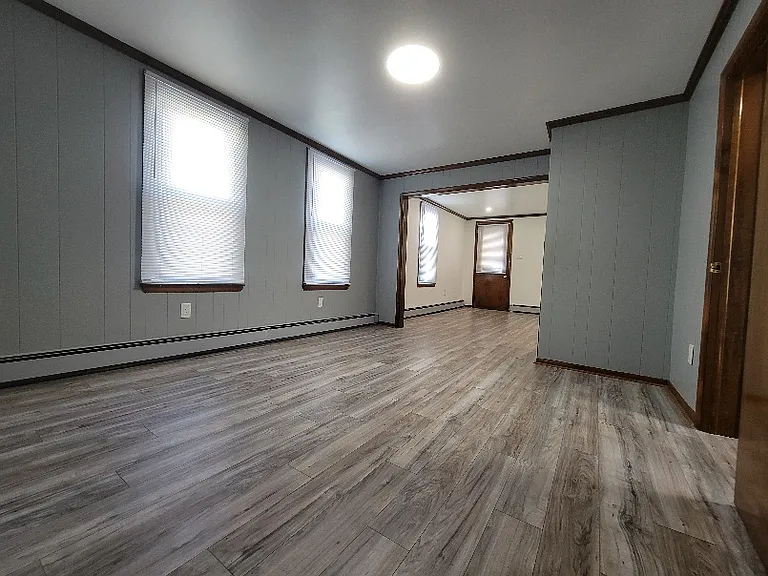 381 Young St — Photo 4