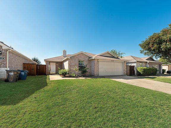 4th image of 1048 Port Sullivan Dr