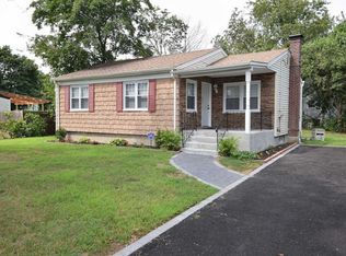 37 East St, Amityville, NY 11701