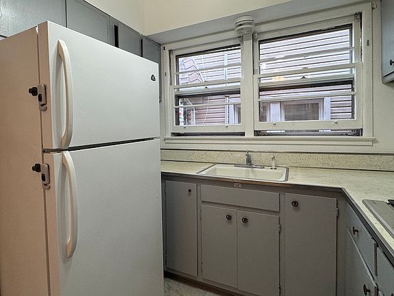 5th image of 322 Franklin Ave APT 1