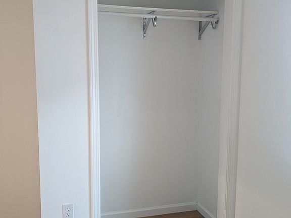 2nd image of 1810 Grayson St