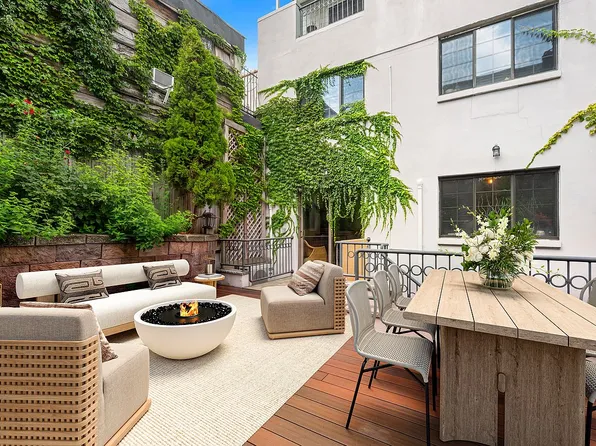 976 Metropolitan Ave #1B, Brooklyn, NY 11211