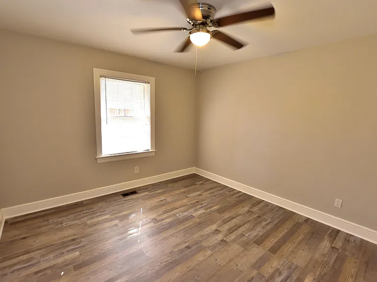 708 Cedarbrook Dr — Photo 12