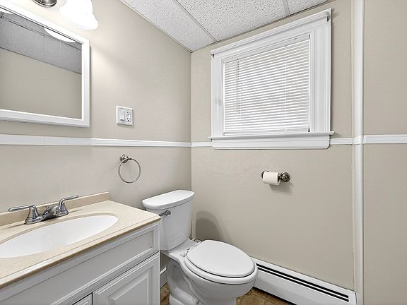 5th image of 32 Patterson St APT 3